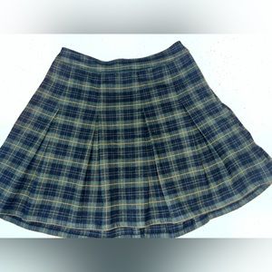 Hollister plaid skater skirt. Read description please!!